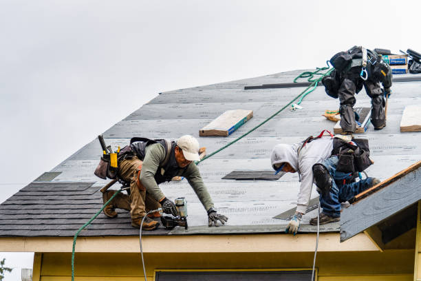 Professional Gutter Installation technician working in Vantage, WA